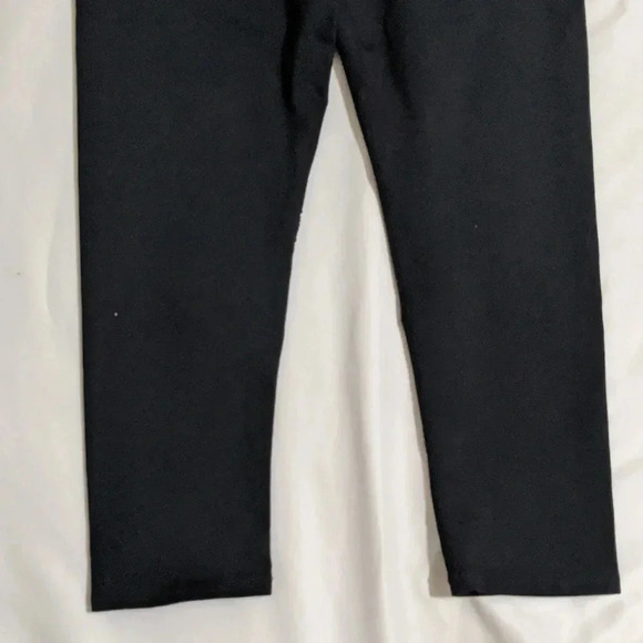 FABLETICS Define PowerHold Mid-Rise Capri, Color Black Size XS - Picture 6 of 14